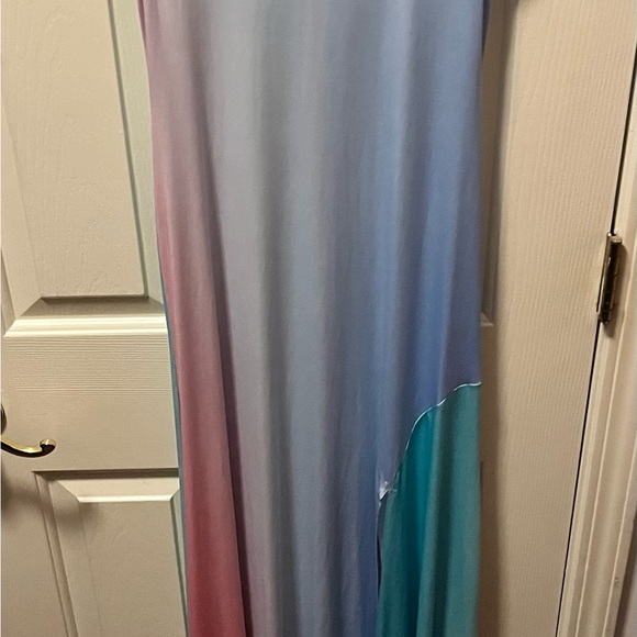 NWT Lolique color block maxi with a small train comfy, figure forming Size Med - Picture 3 of 6